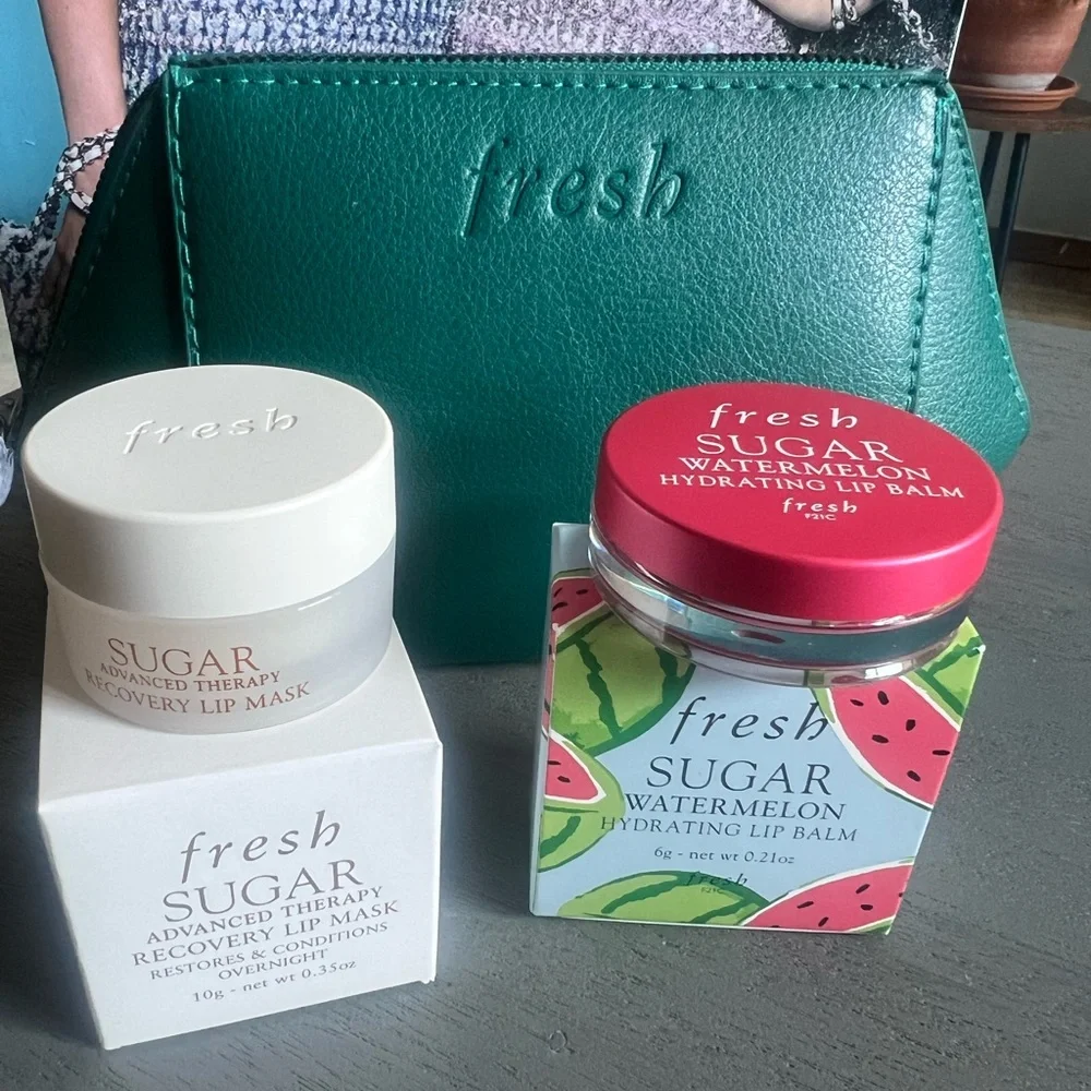 Fresh lip bundle sugar balm & sugar lip mask with cometic bag